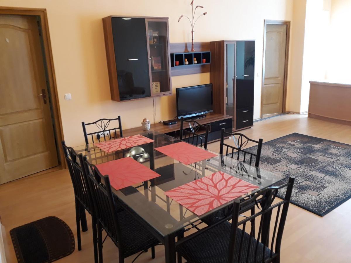 Piac Utcai Apartman Debrecín Exteriér fotografie
