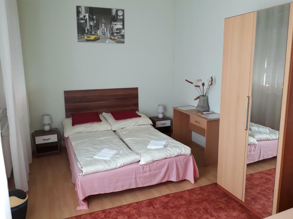 Piac Utcai Apartman Debrecín Exteriér fotografie